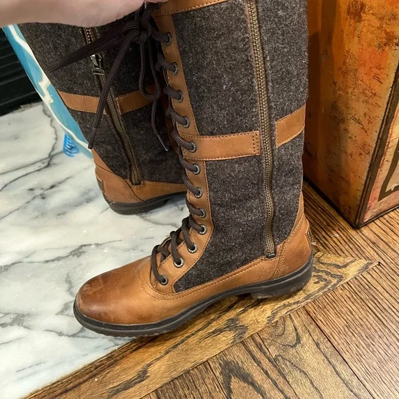 Super Cute Ugg Lace Up Boots Size 6.5 - Picture 4 of 9